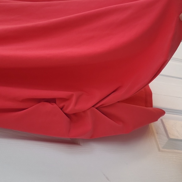 Judy Joannou designs top Large - Picture 5 of 6